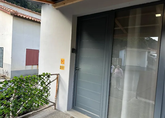 Cantinho S & F Holiday home *